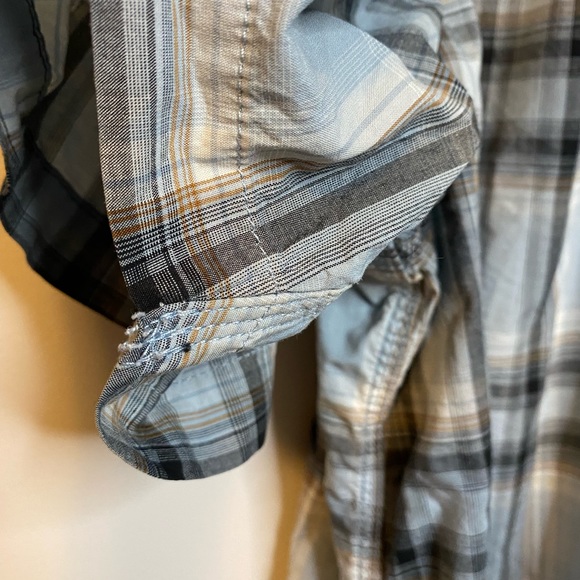 Carhartt Plaid Button Up Shirt - Picture 5 of 9